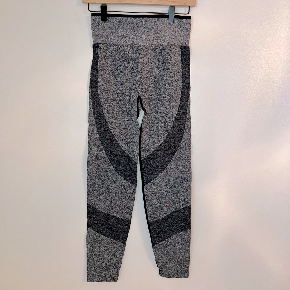 PINK Victoria’s Secret Seamless Leggings